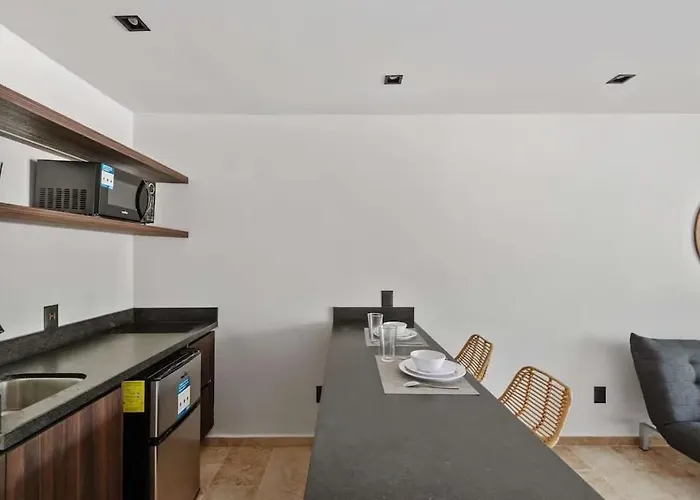 Chic Jungle 1br Balcony Priv Pool Steam & Gym Casa de férias *