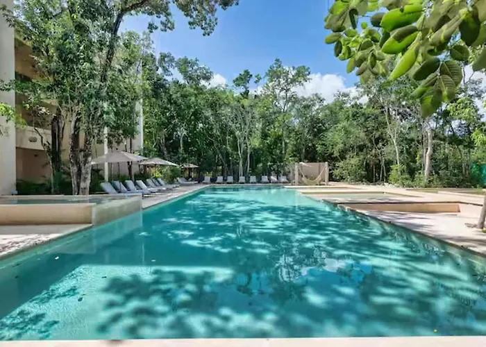 Chic Jungle 1br Balcony Priv Pool Steam & Gym *